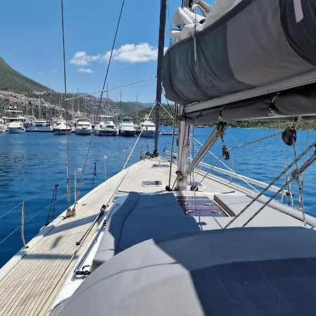 Bateau-hôtel парусная яхта Talay
