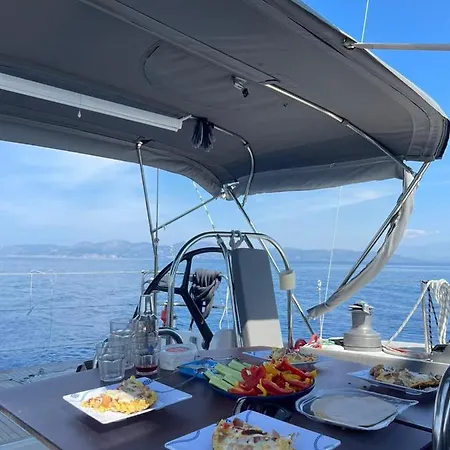 Bateau-hôtel парусная яхта Talay
